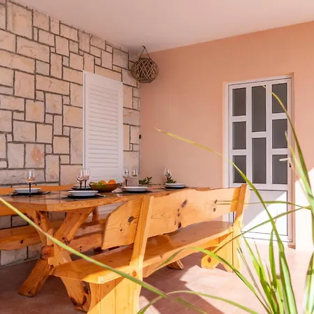 Casa vacanze Beautiful In Gradina With Kitchen Rudina