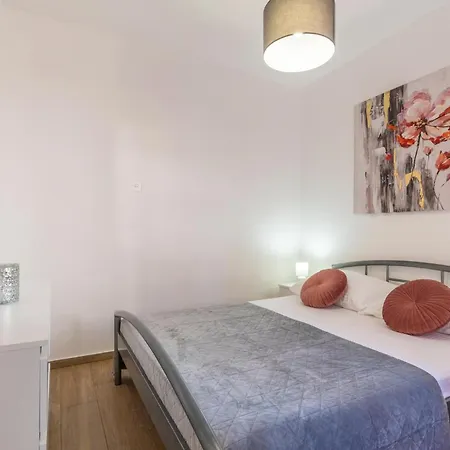 Beautiful In Gradina With Kitchen Casa vacanze *