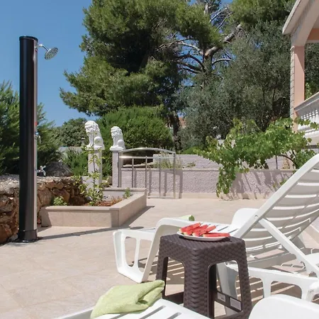 Casa vacanze Beautiful In Gradina With Kitchen