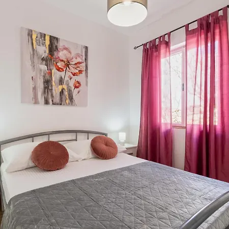 Casa vacanze Beautiful In Gradina With Kitchen