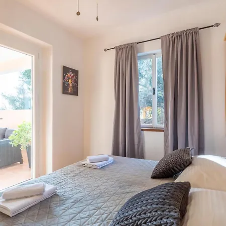 Casa vacanze Beautiful In Gradina With Kitchen *