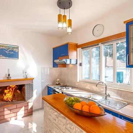 Beautiful In Gradina With Kitchen Casa vacanze Rudina