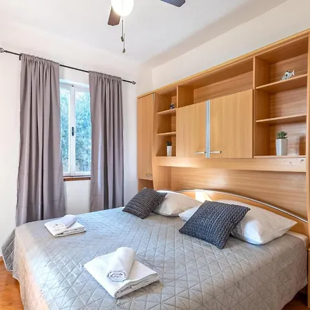 Beautiful In Gradina With Kitchen Rudina